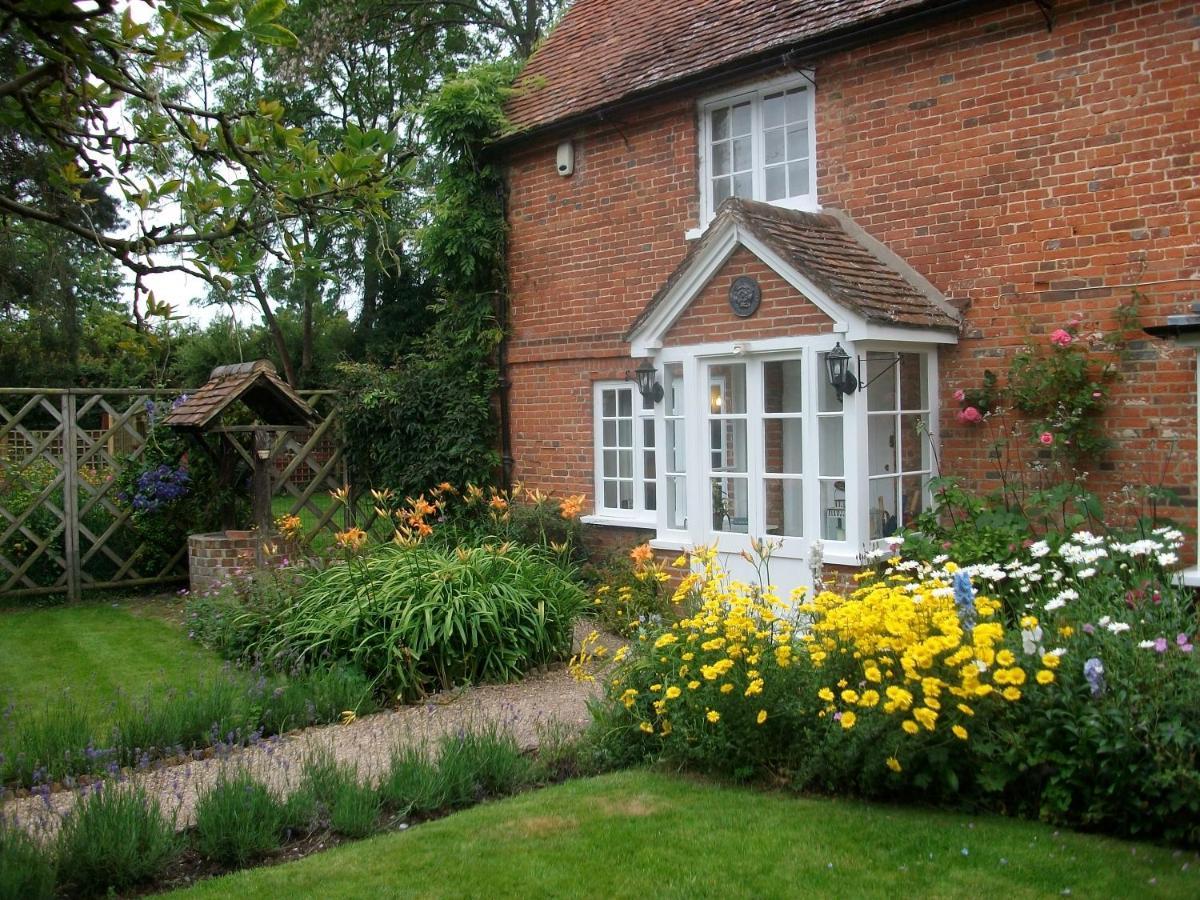 Vine Cottage Farnham  Exterior photo